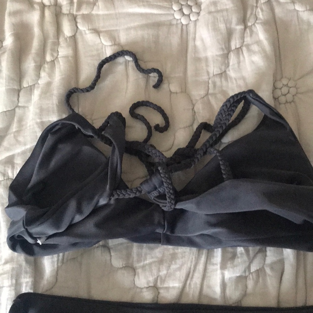 Bikini - Picture 4 of 4